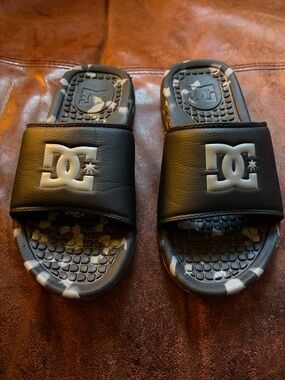 DC Slides Fits Size 4-5